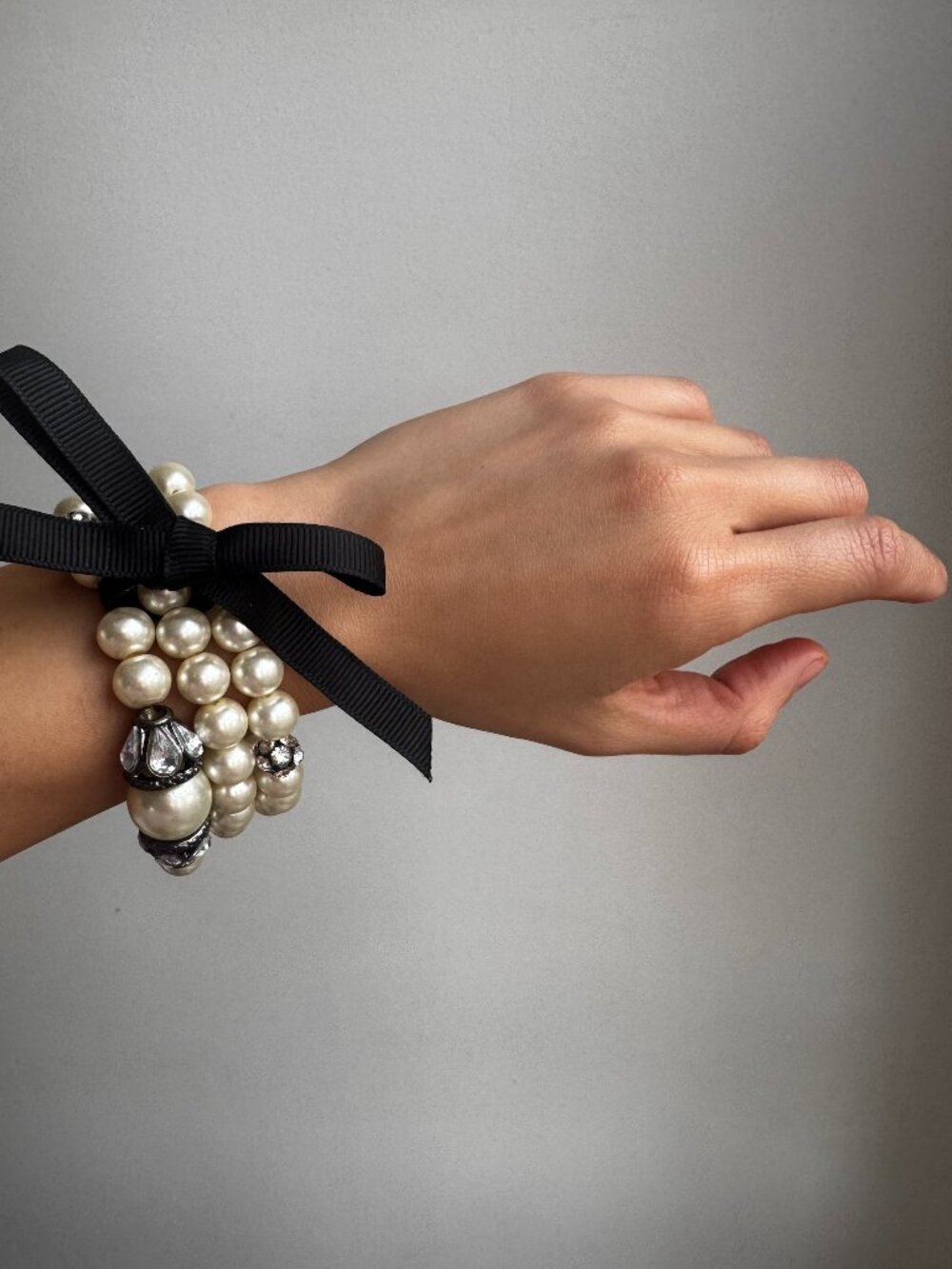 Vintage Pearl Bracelet with a Bow